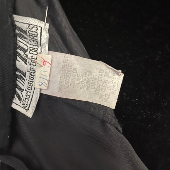 ZUM ZUM VINTAGE SPECTACULAR BOLD BLACK VELVET WITH SILVER BUST FORMAL DRESS GOWN - Picture 10 of 10